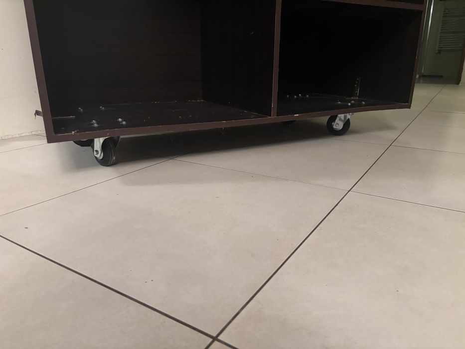 Mobilny bar drewno ruchome szuflady