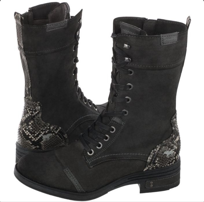 Чоботи Mustang з утепленням та зміїним принтом 39р.