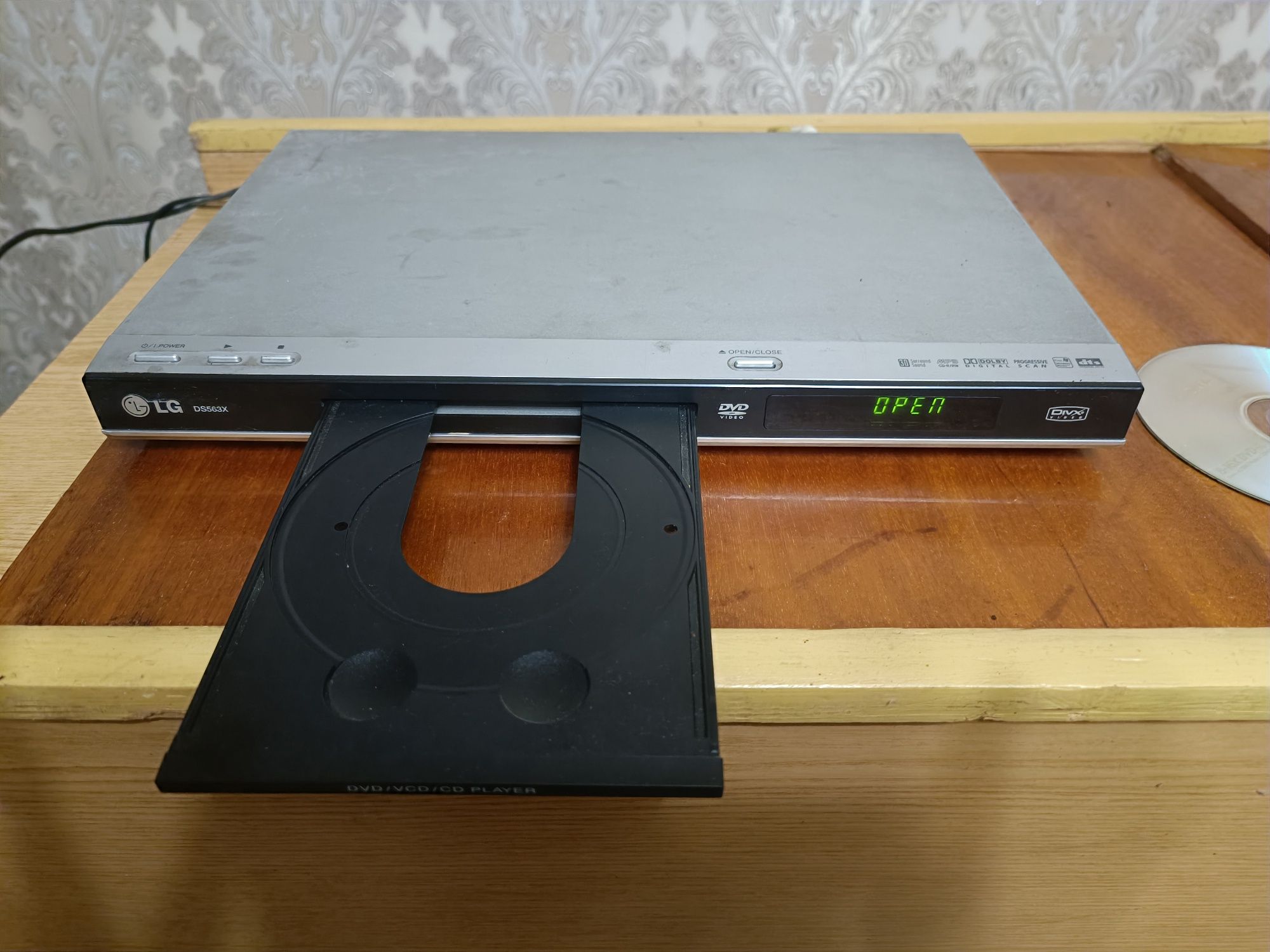 DVD програвач плеєр LG.           .