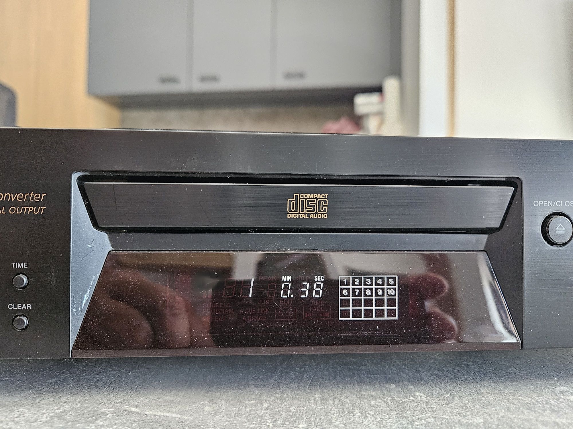 Odtwarzacz CD Sony CDP- XE270