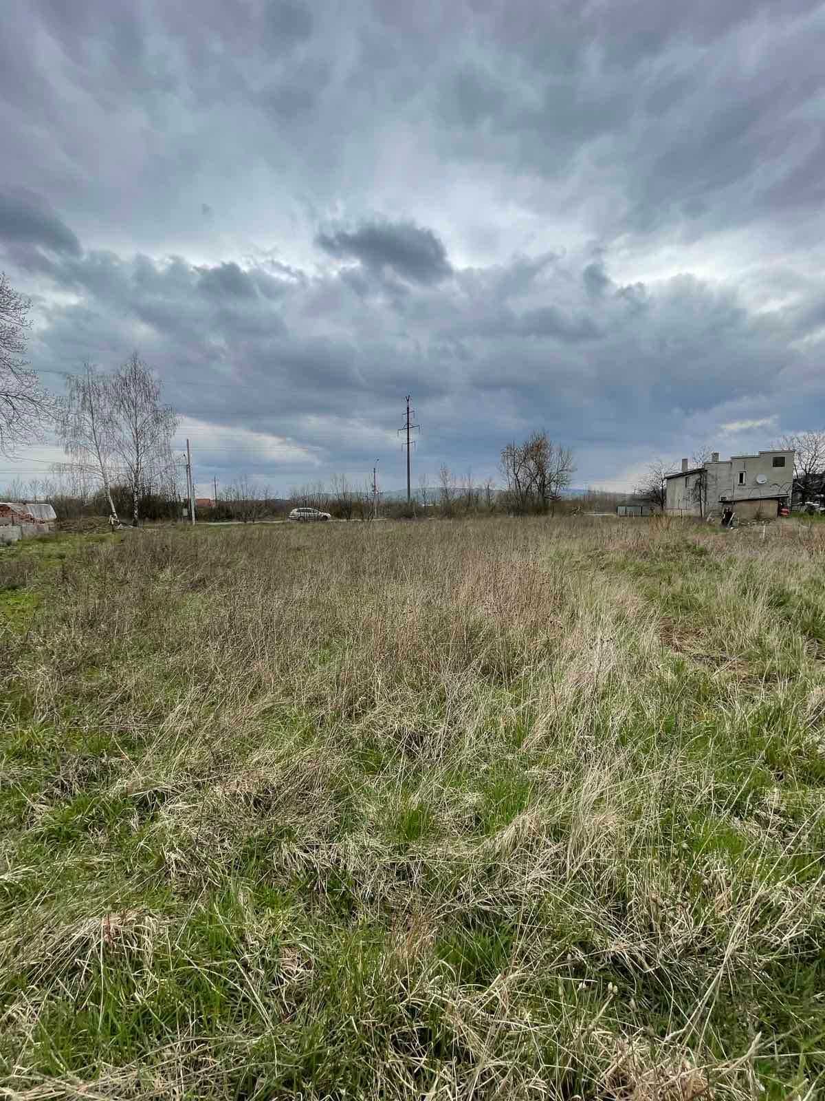 продається земельна ділянка в м. Тячеві