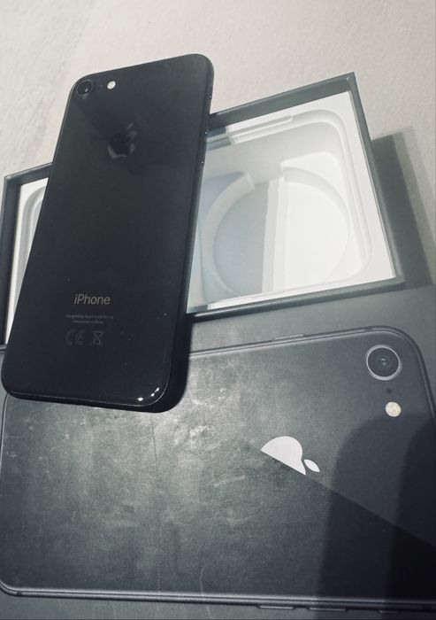 Iphone 8 64 GB. CZARNY