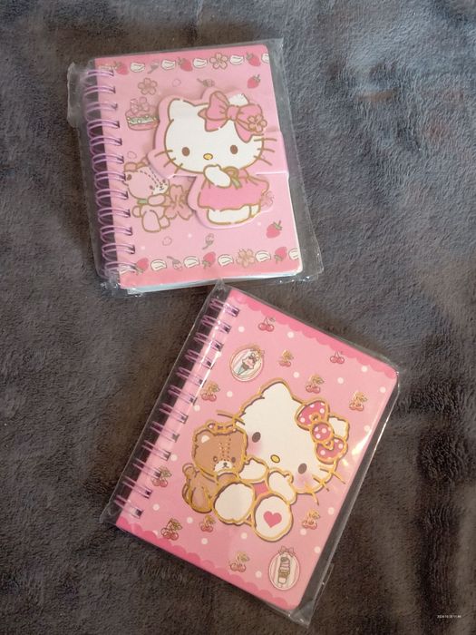 Dwa notesiki hello kitty