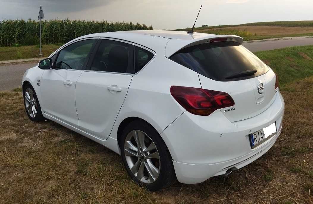 Samochód osobowy Opel Astra J OPC