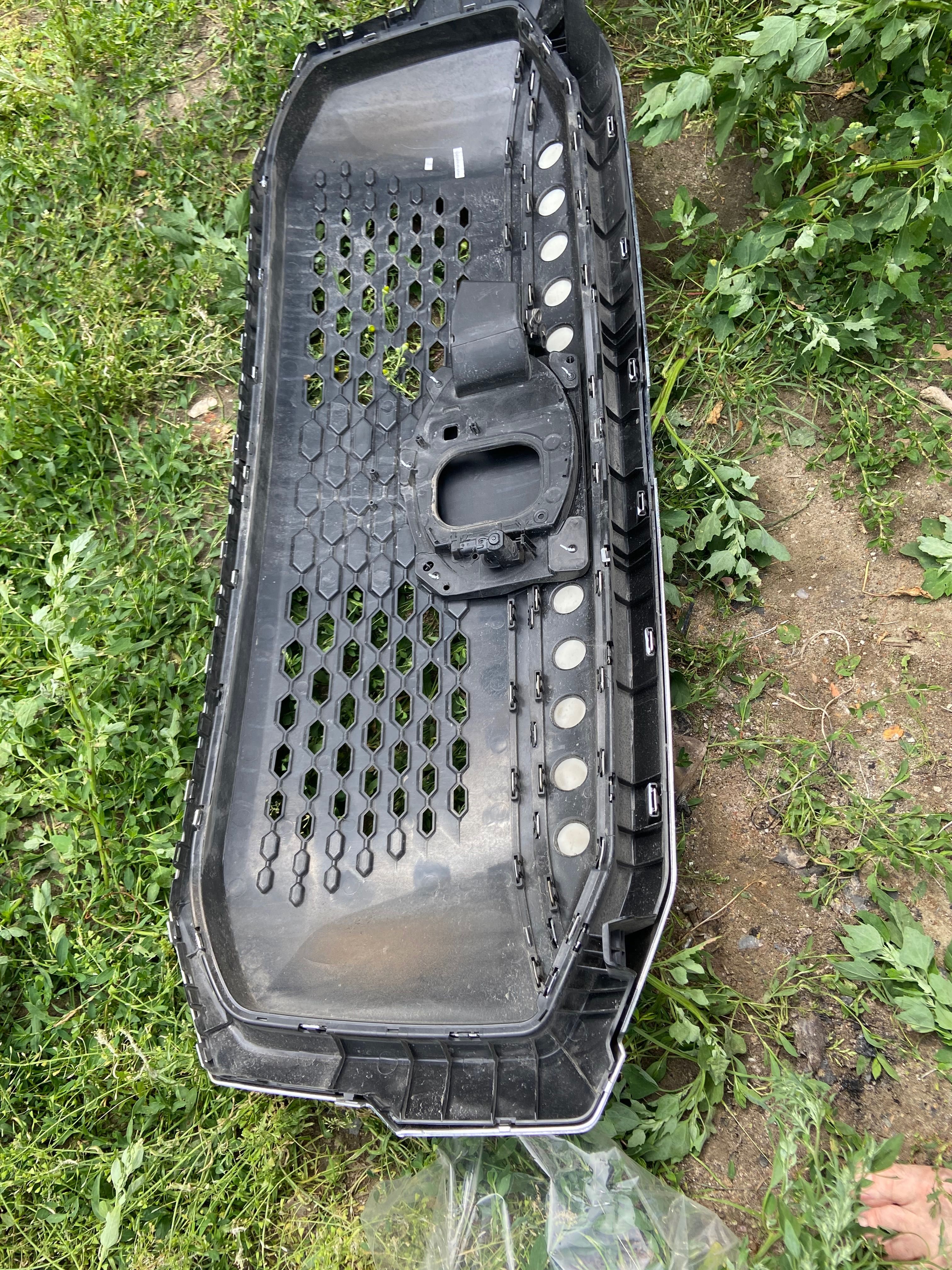 Grill atrapa przód Maxsus  Maxus E-deliver 9 elektryk