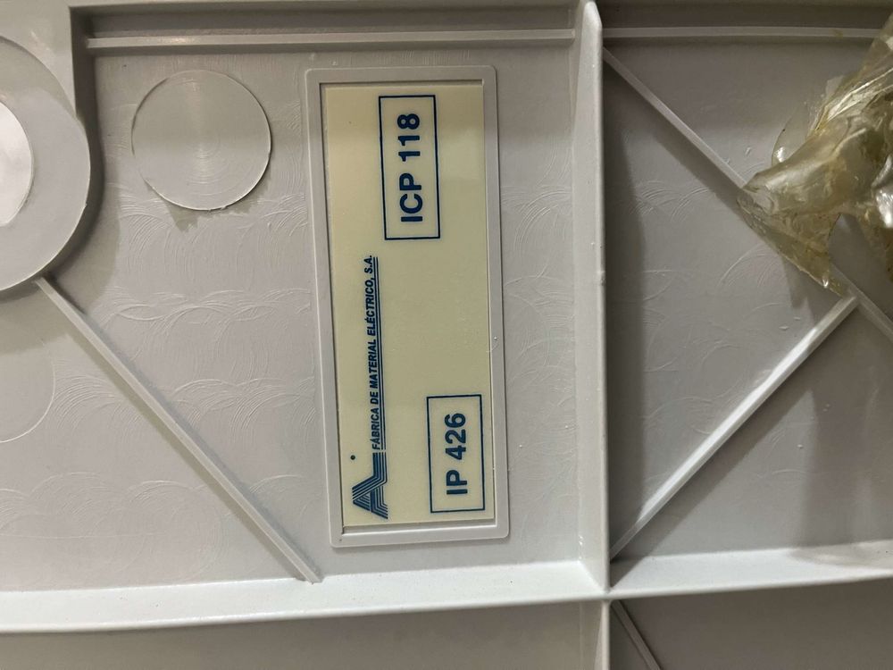 caixa de telecomunicações exterior