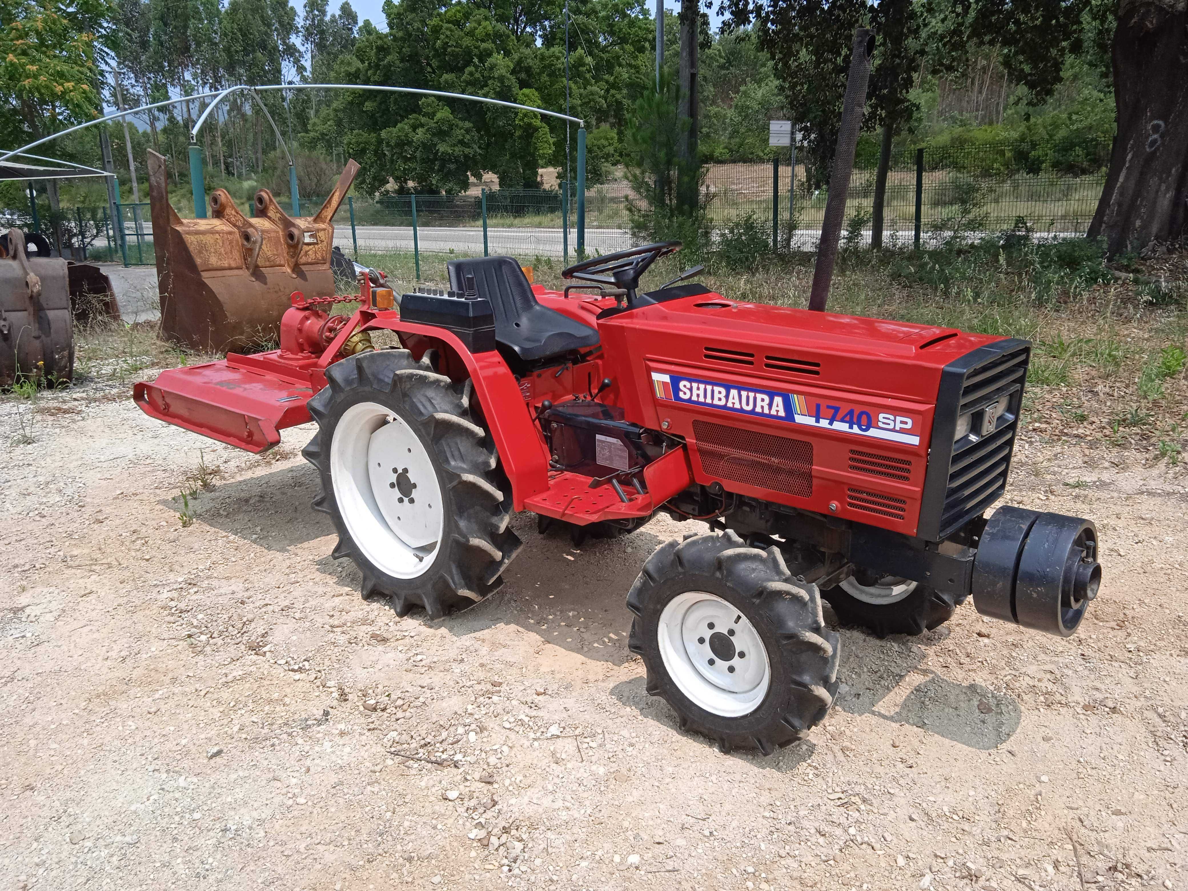 Tractor Agricola 4x4 Shibaura SP1740 com Corta Mato