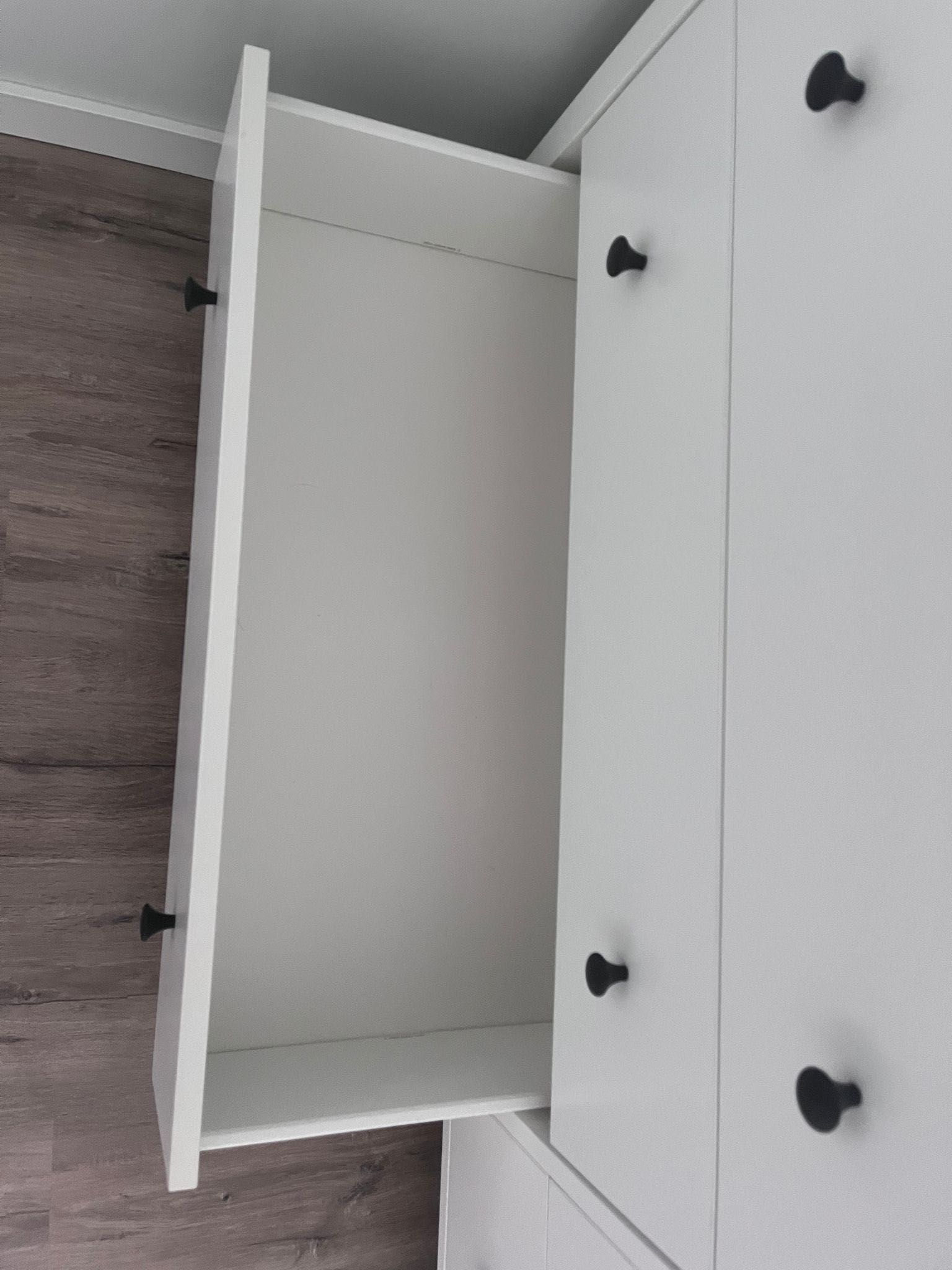 Cómoda IKEA Koppang Branca Usada.
