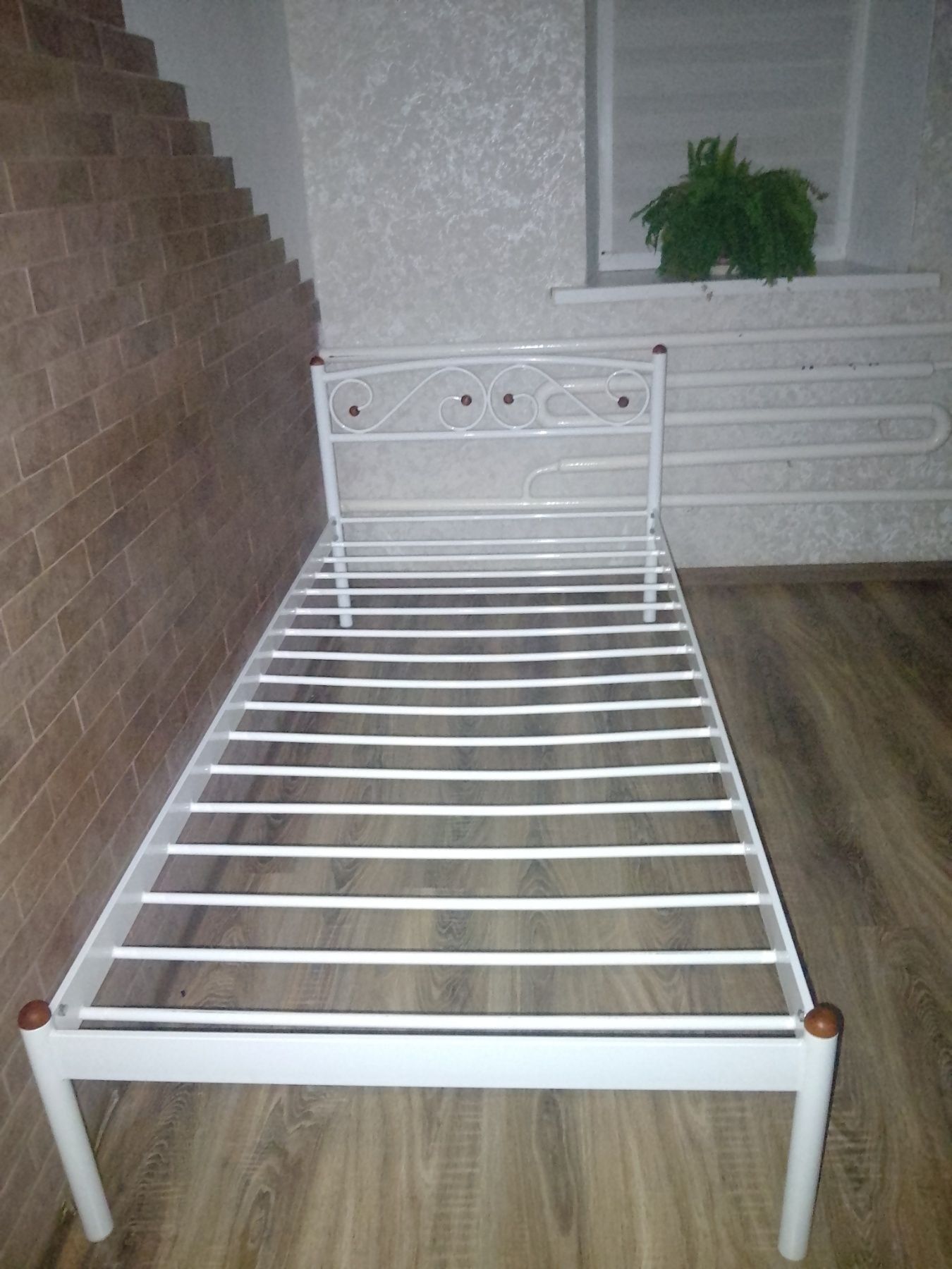 Продам ліжко з матрацом