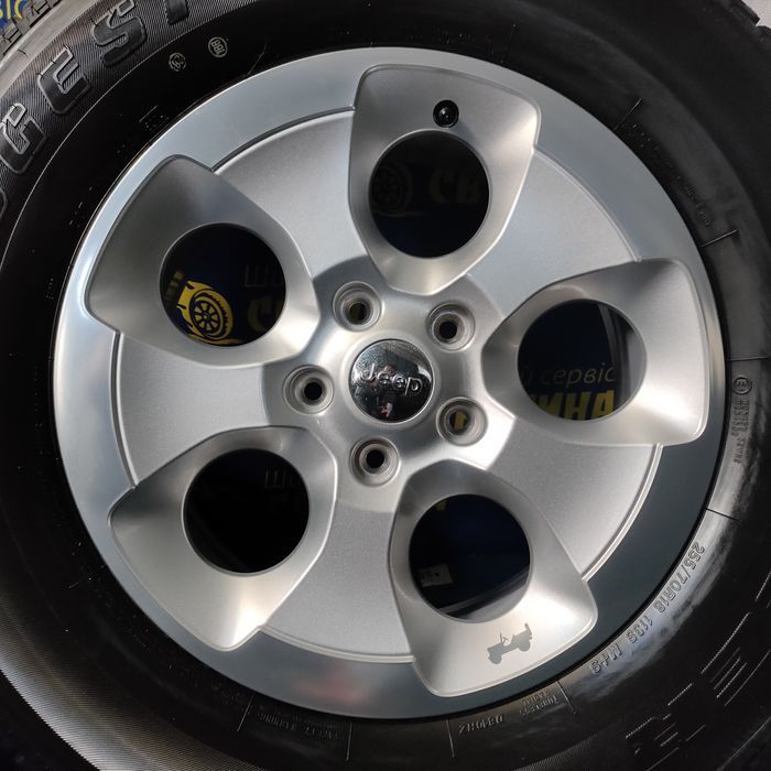 Диски 5x127 R18 Jeep Wrangler Rubicon Recon з шинами Bridgestone