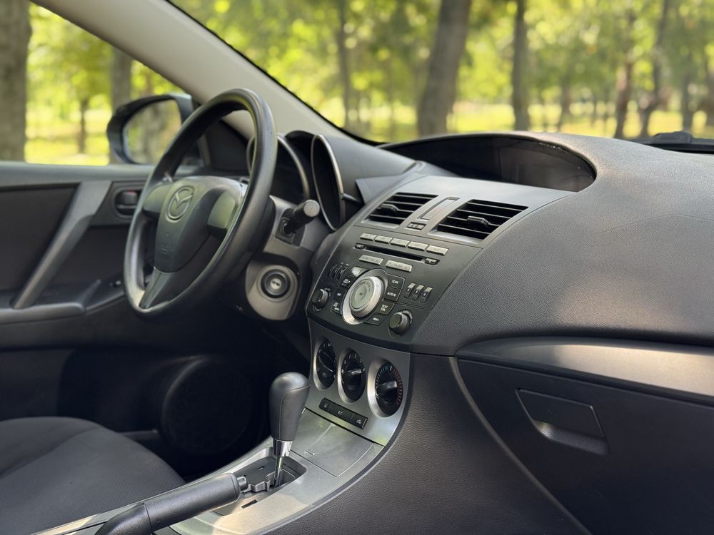 Mazda 3 2010 2.0 автомат