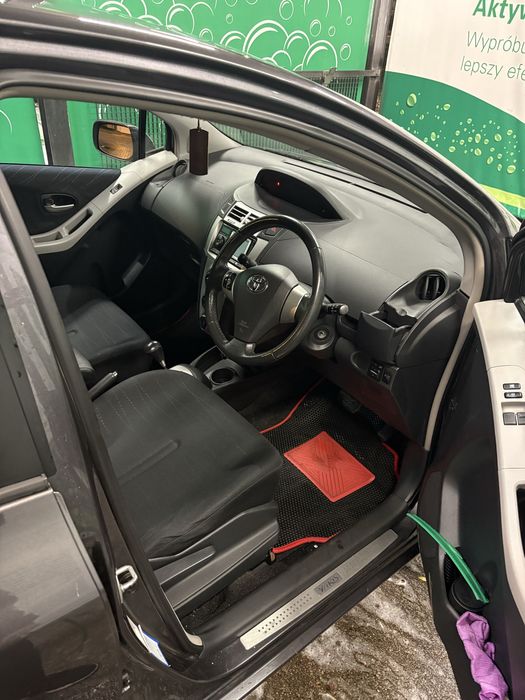 Продам таета ярис