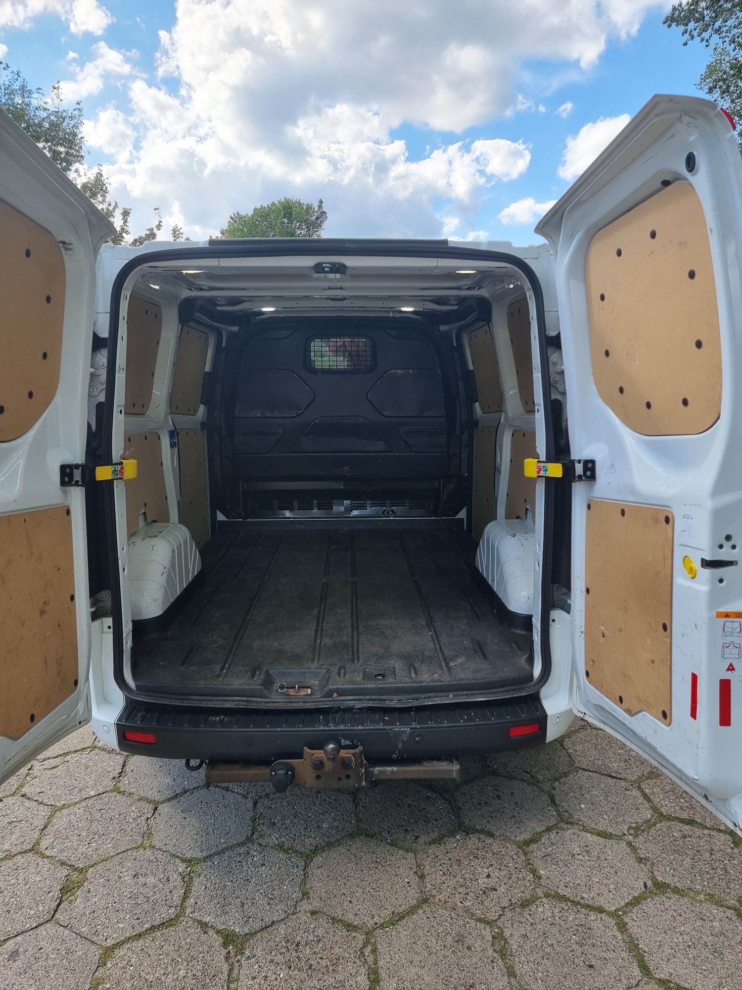 Wynajem busa blaszak furgon 24H