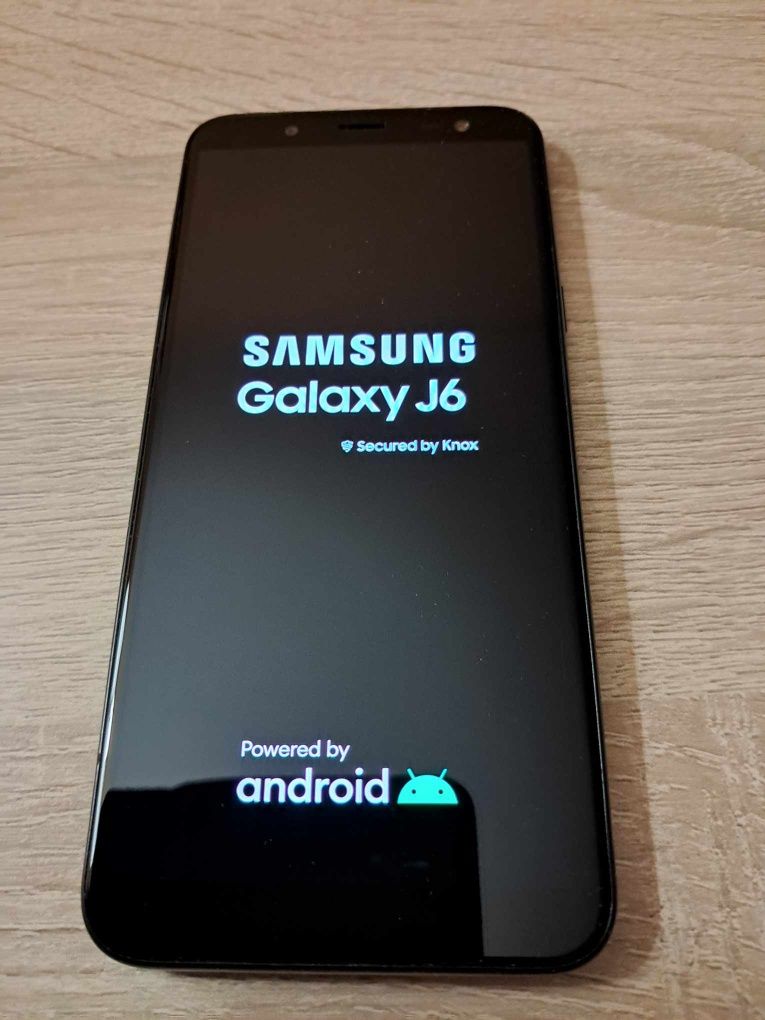 Smartfon Samsung J6