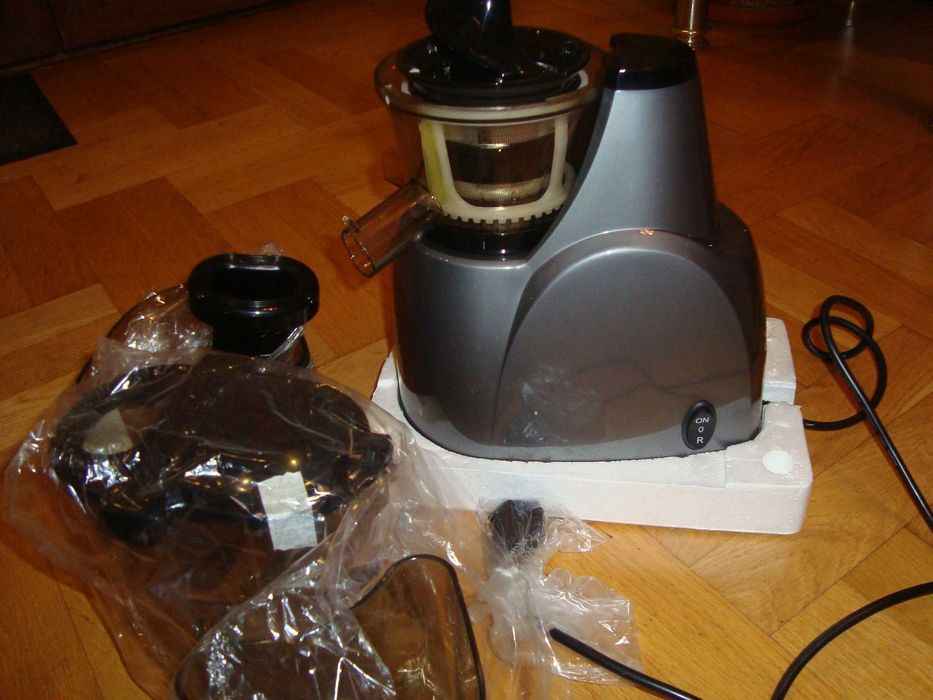 Wyciskarka  wolnoobrotowa SALUTE nowa 1/4 ceny Okazja