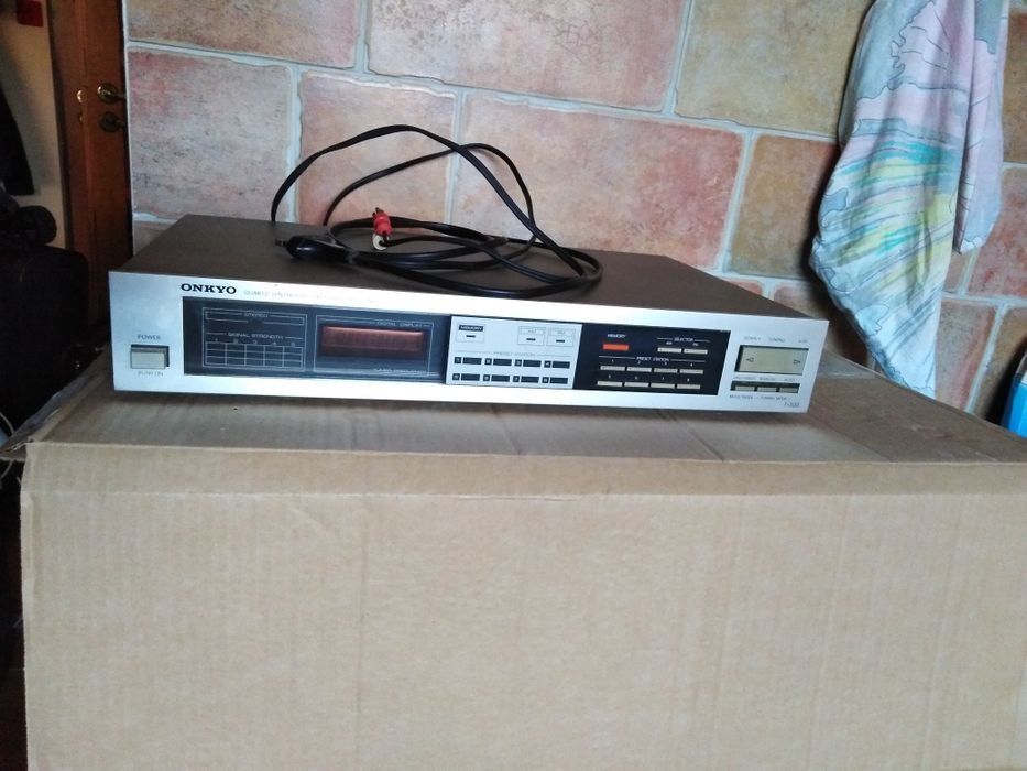 Tuner Onkyo T 300 PRL piękny klasyk