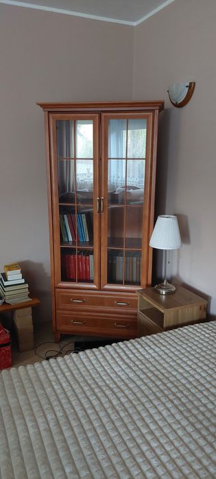 Meble pokojowe 2witryny + 2 szafki  nocne (bez śladów zużycie)