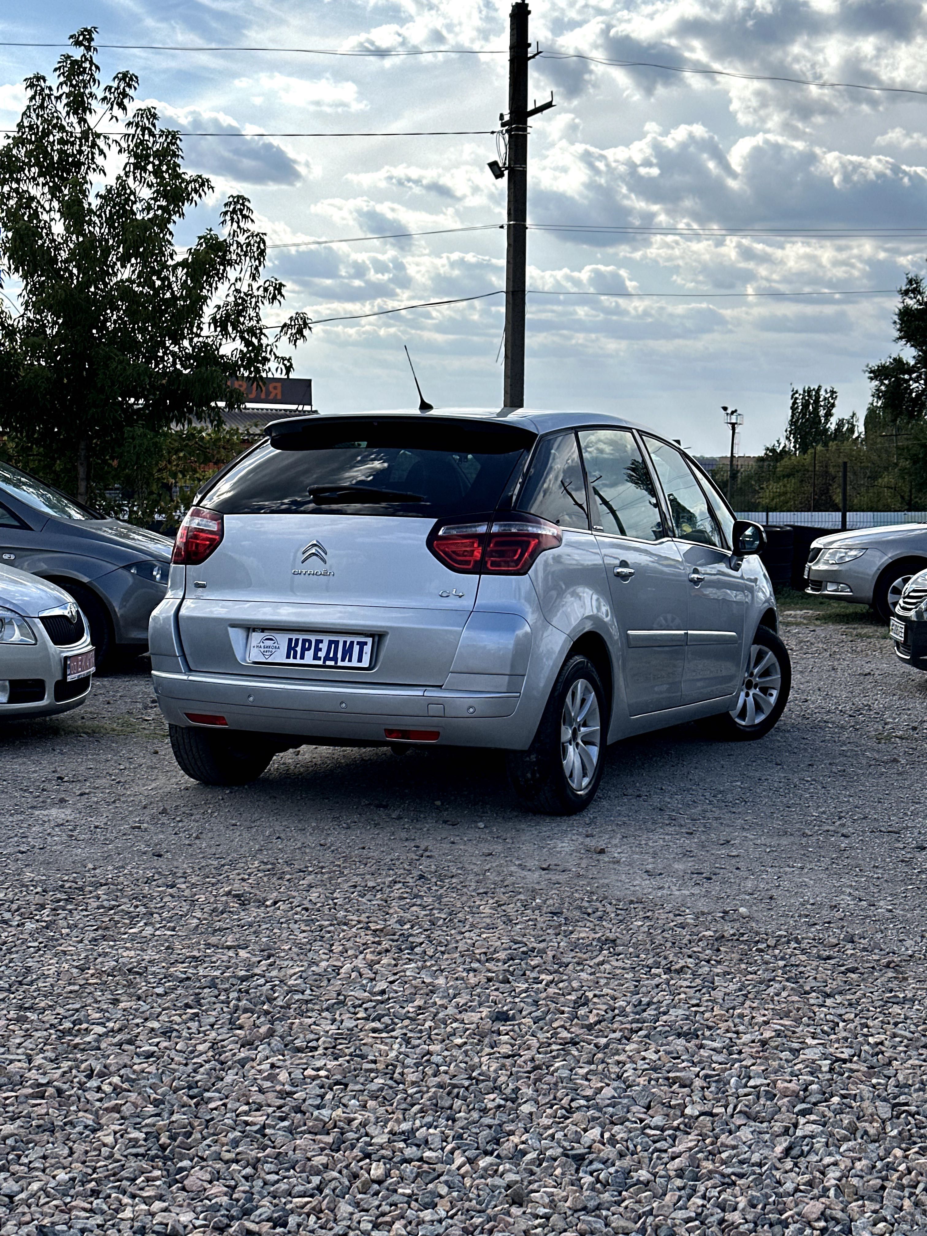 Продам Citroen C4 Picasso 2012 рік можлива розстрочка, кредит, обмін!