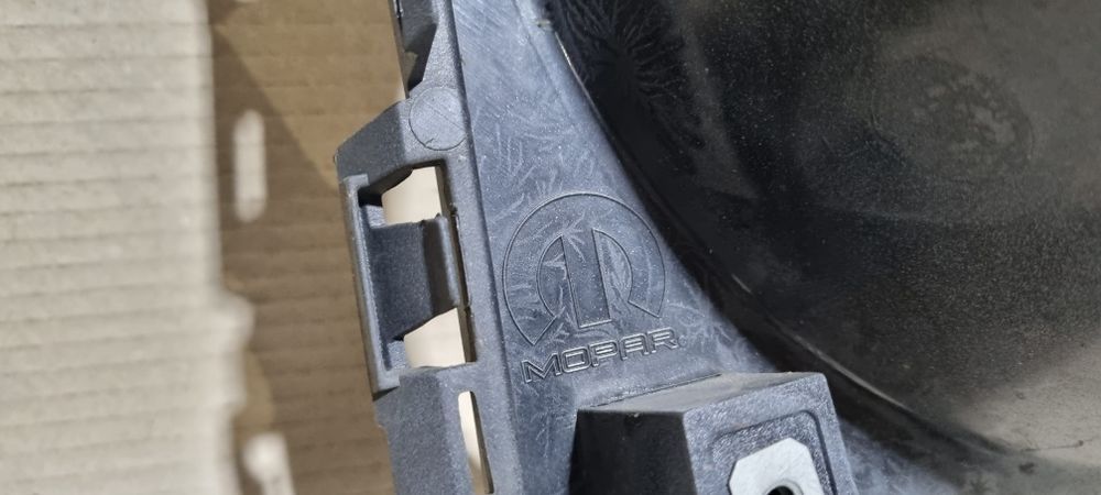 Atrapa grill jeep renegade 14- cała bez pęknięć