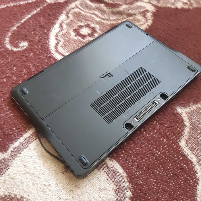 Dell Latitude E7240 8 GB RAM, Intel Core i5, 2,5 GHz, 119 GB SSD,WIN10