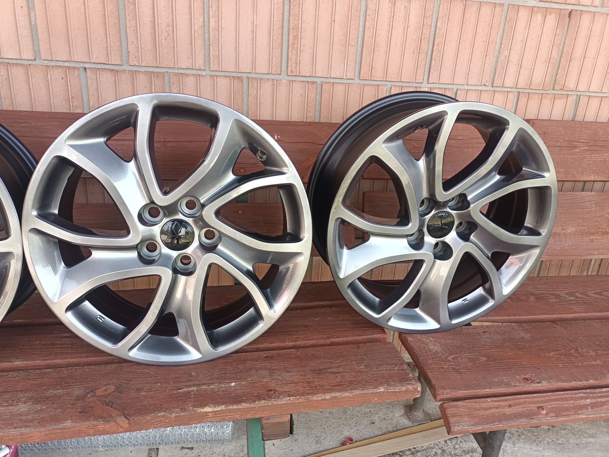 Felgi 5x114,3 R18 Mitsubishi