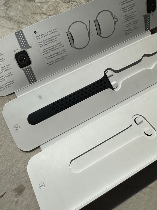 Apple Watch SE (Nike Edition) 40 мм – Space Gray