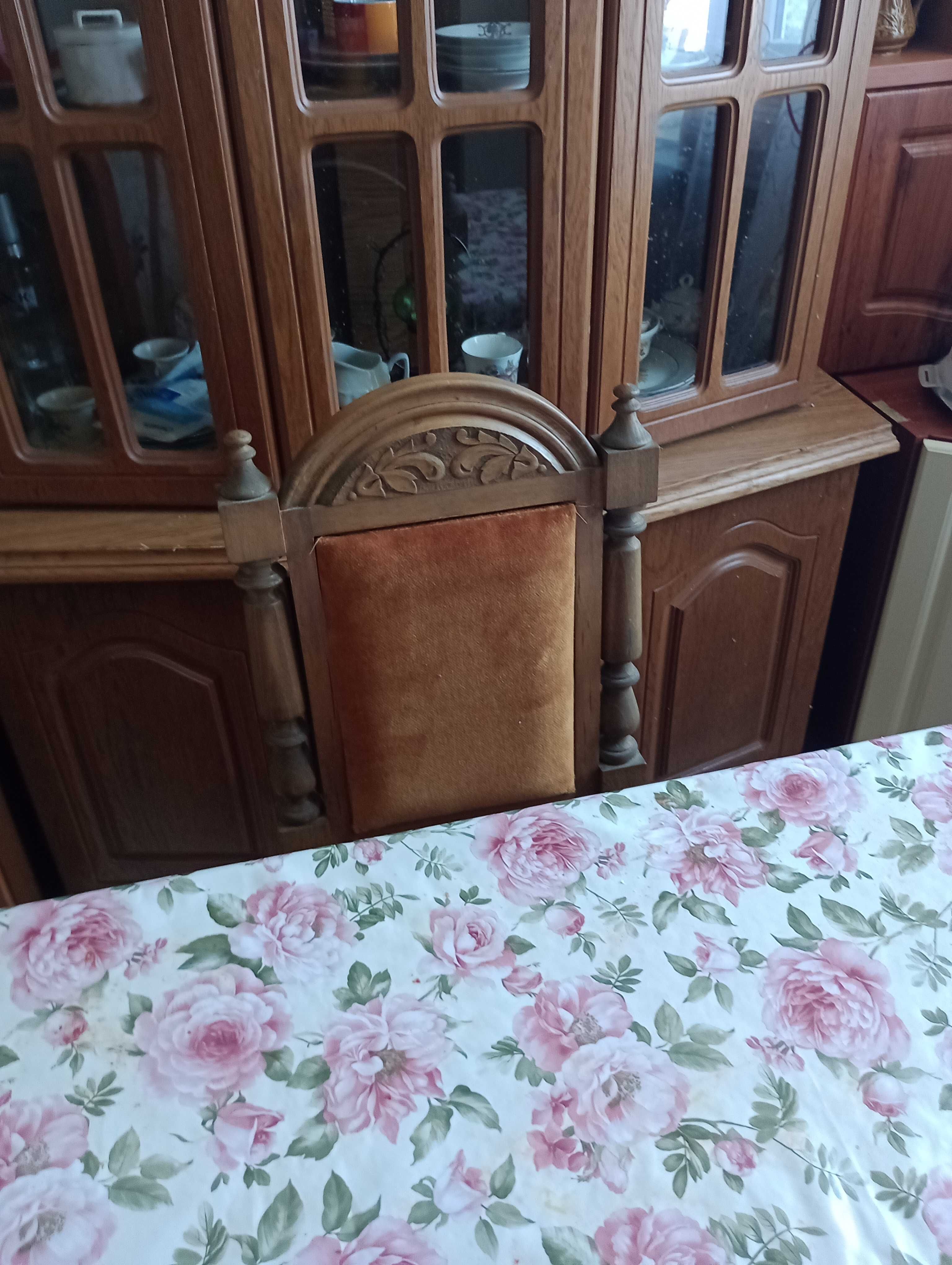 sprzedam eleganckie krzesła dębowe