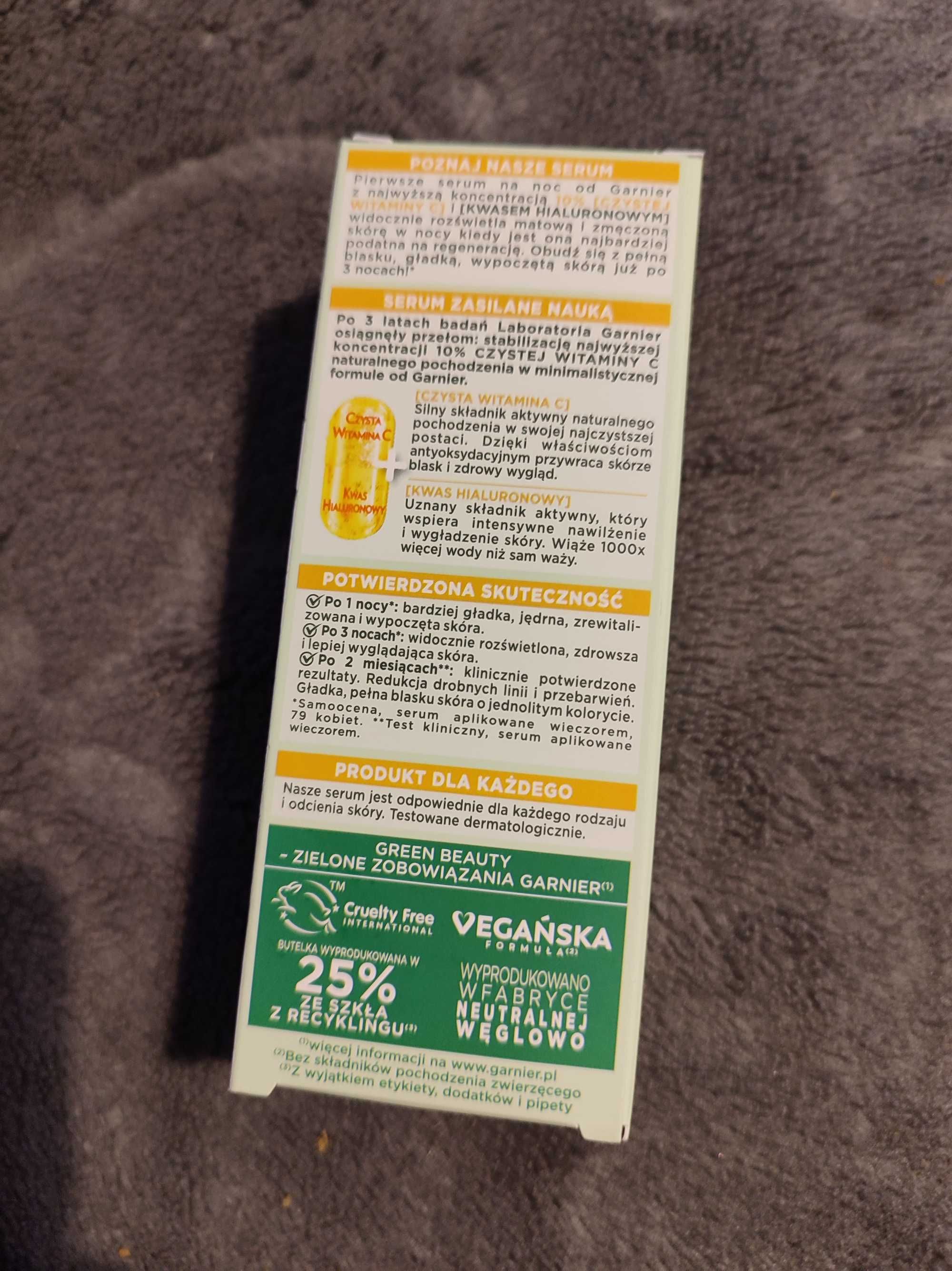 GARNIER VITAMIN C

rozświetlające serum do twarzy na noc