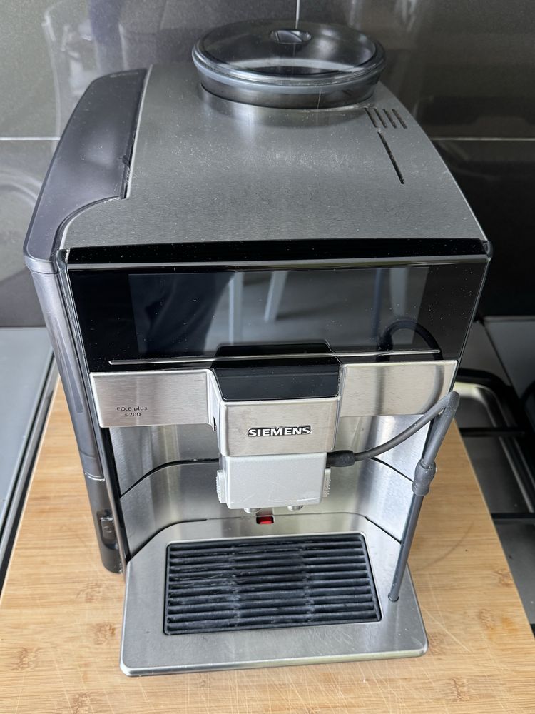 Ekspres automatyczny Siemens EQ.6 Plus S700