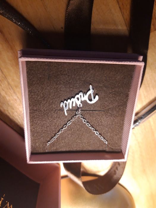 Łańcuszek z zawieszką naszyjnik