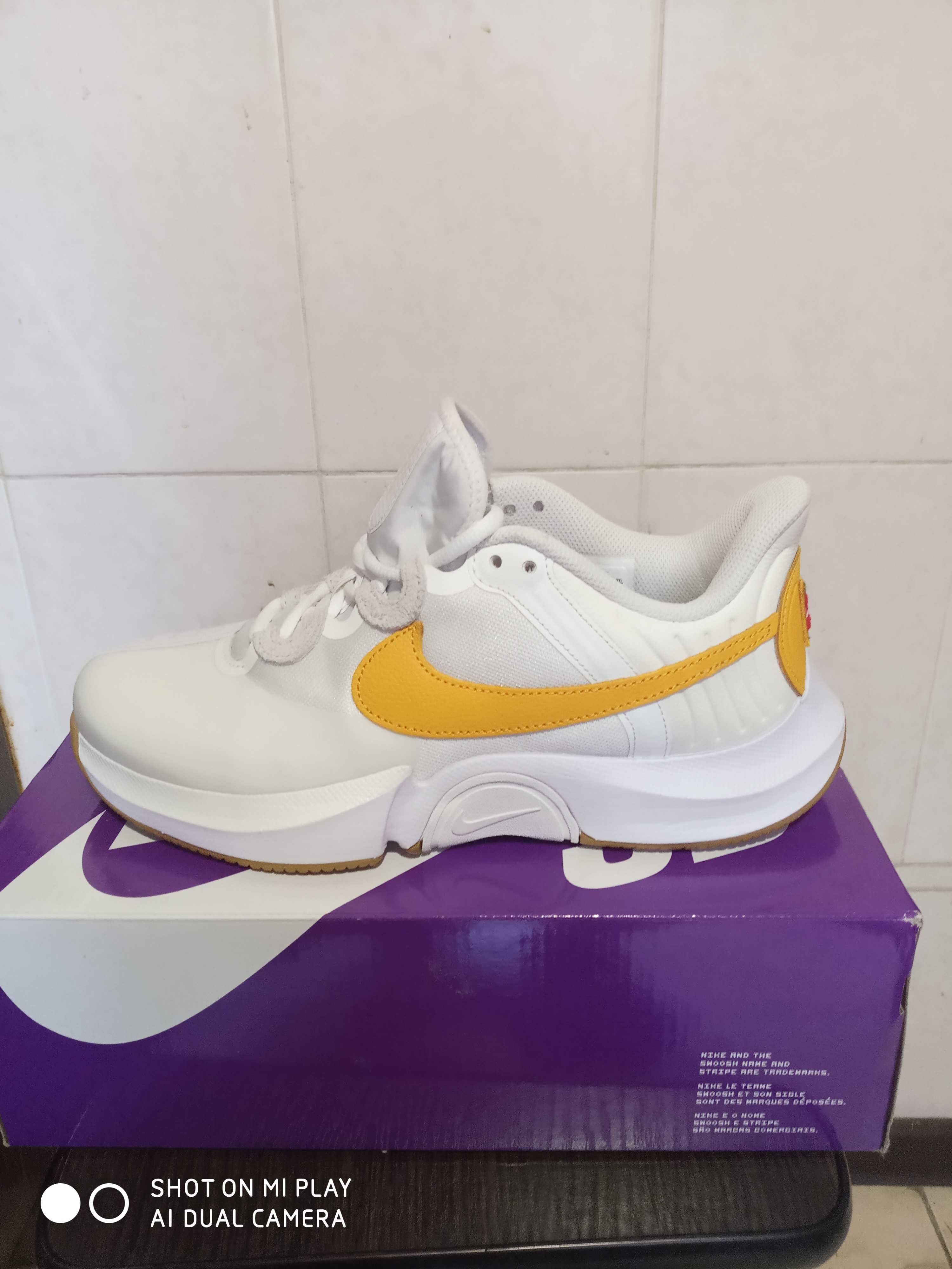 Кроссовки NIKE  AIR ZOOM