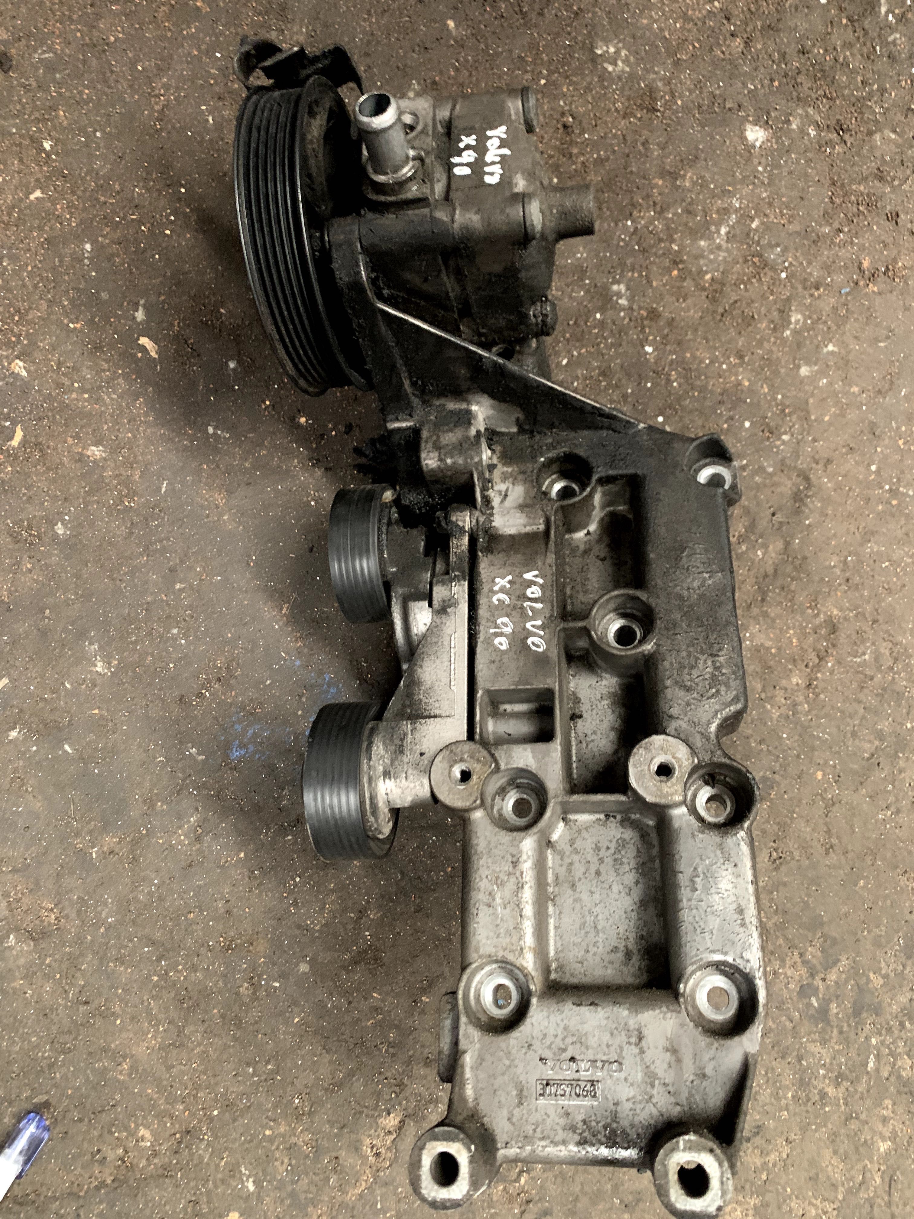 Bomba de Direção Volvo XC90
