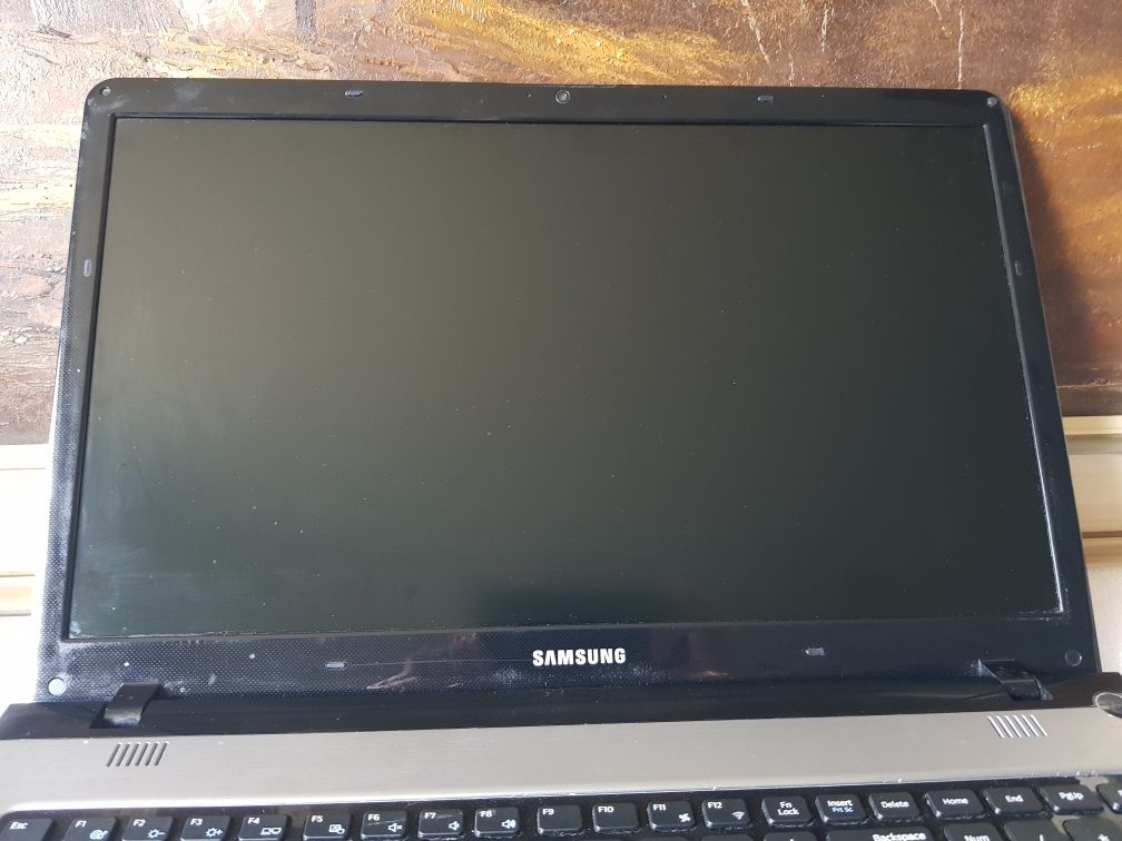 Klapa matrycy 17,3 Samsung 350e np350E7C