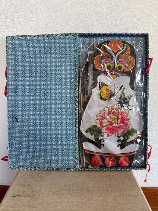 Papagaio chinês artesanal “Borboleta e Peónia” – em caixa original