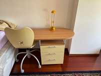 Secretaria e cadeira