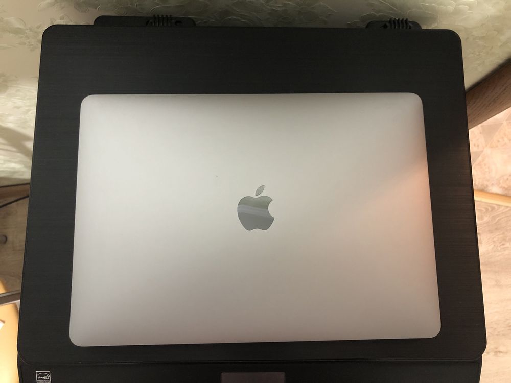 Apple MacBook Pro 13" 2019 i5/8gb/128gb
