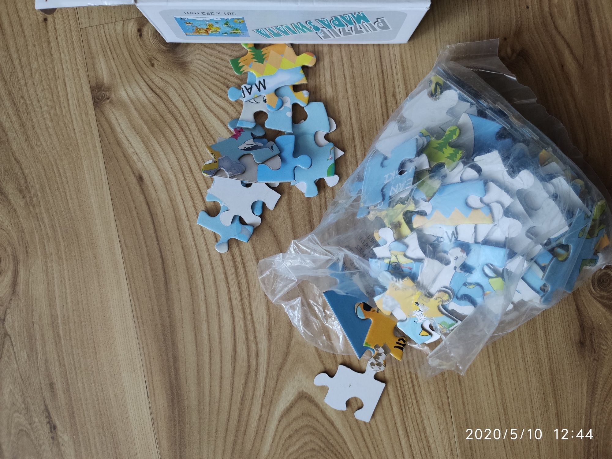 Sprzedam puzzle mapa świata 100 elementów