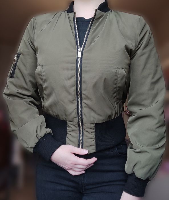 Бомбер женский теплый на осень весну