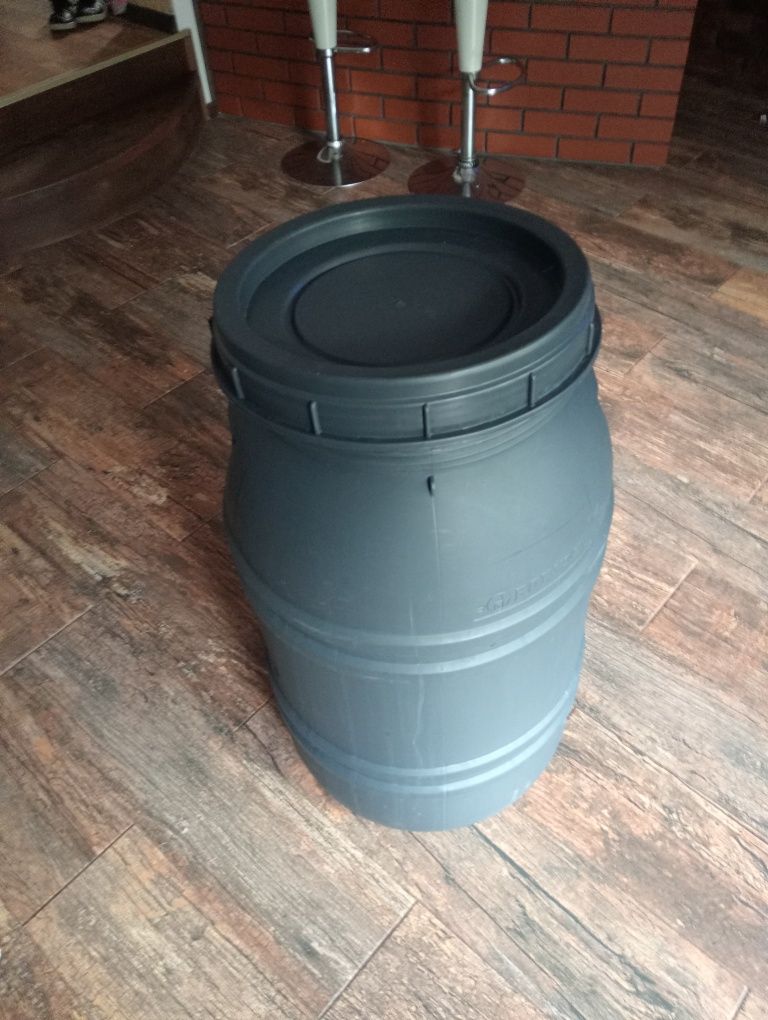 Sprzedam beczkę 120 litrów