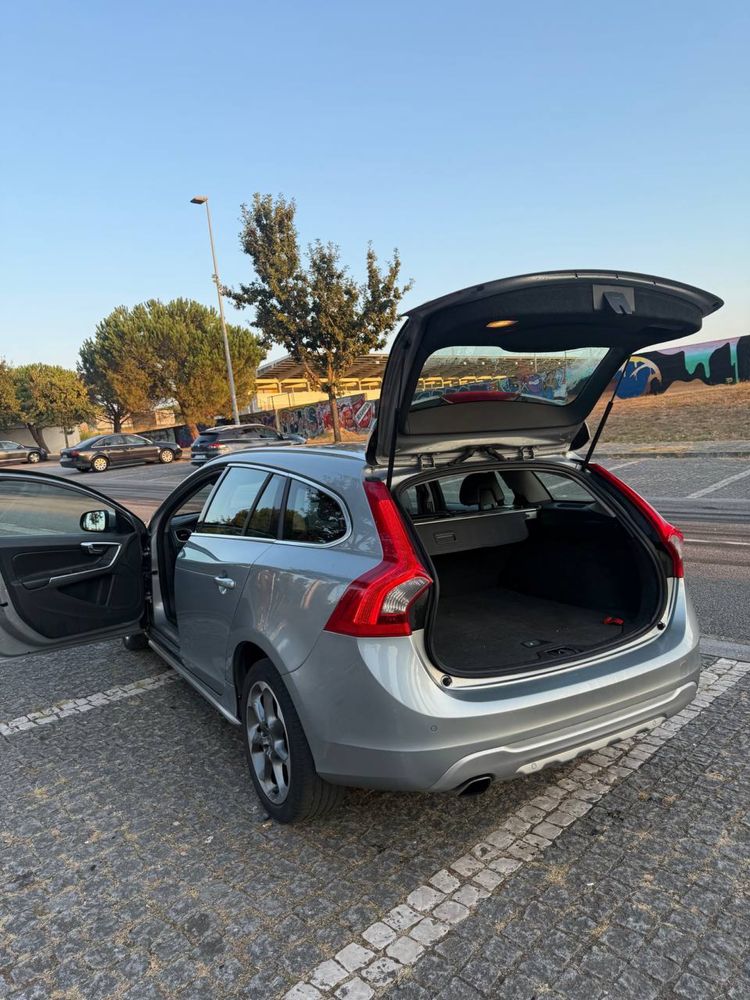 Volvo V60 Edrive D2