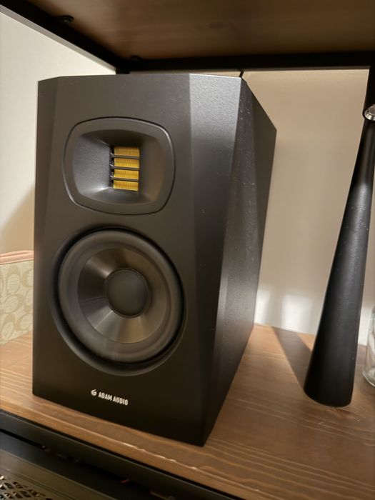 Adam Audio T5V - Monitores Estúdio
