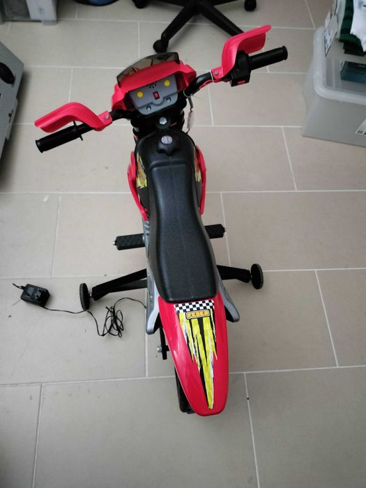 Moto elétrica de criança Feber