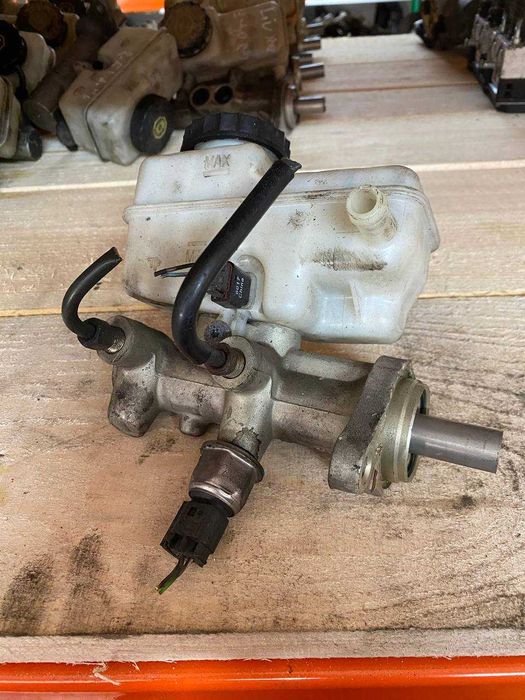 ГТЦ Nissan Pathfinder R51 Navara D40 Головний гальмівний циліндр