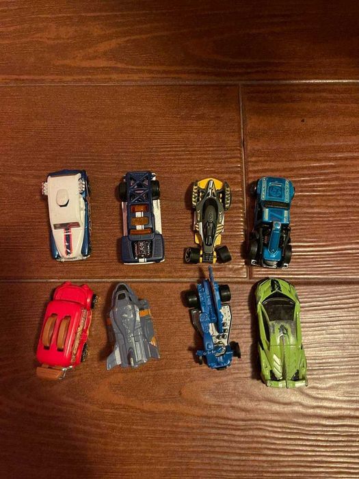 Vou vender lápis.  pastas de papelaria.  carros de brinquedo  cartões