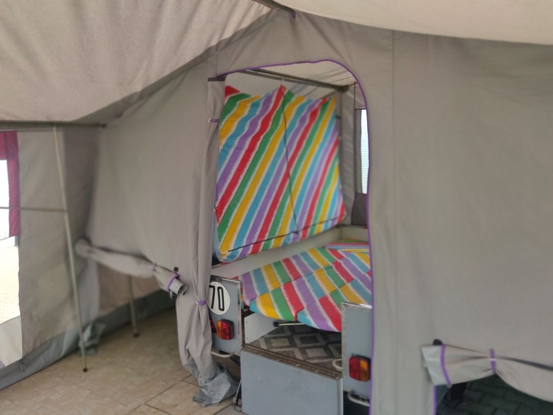 Auto tenda pronta a acampar