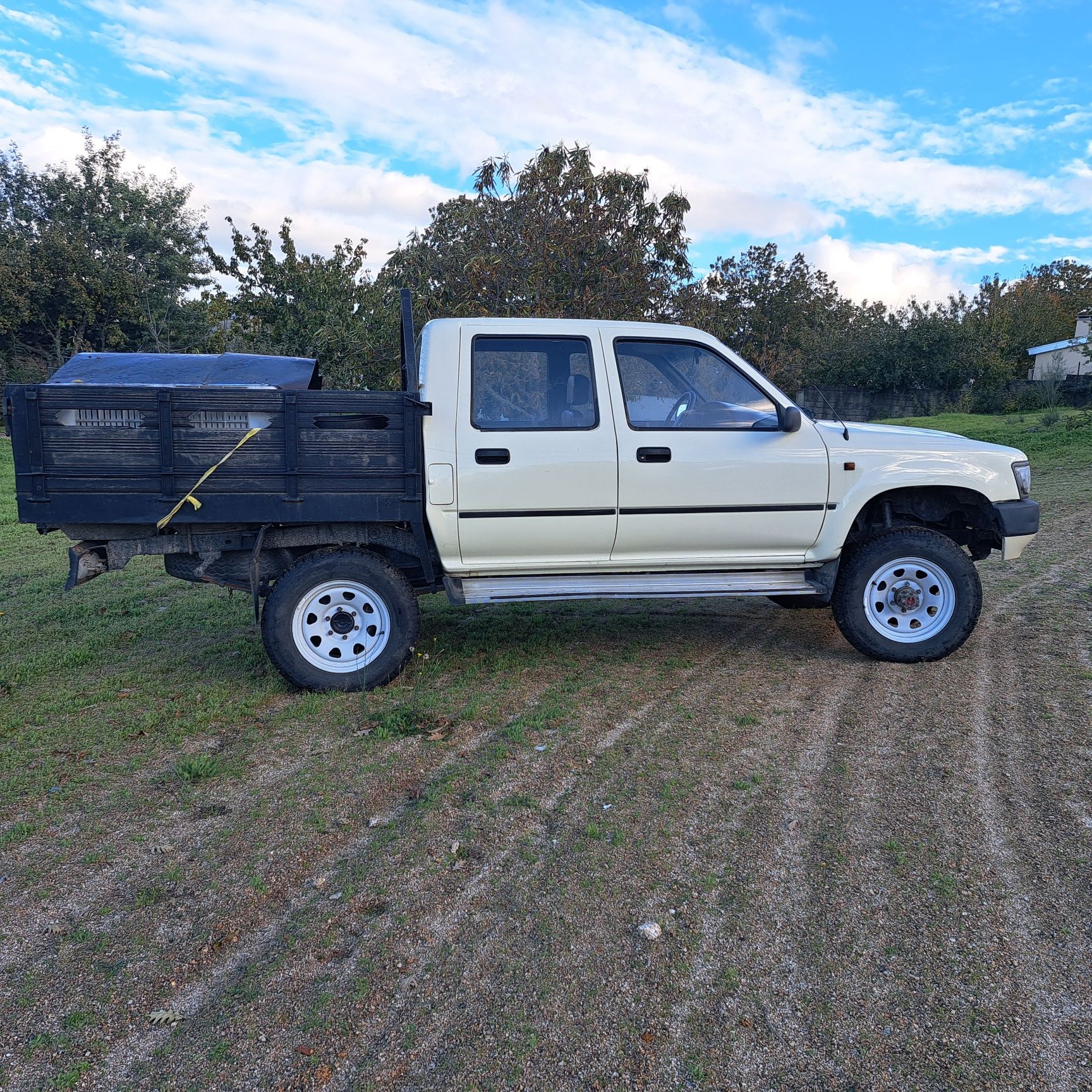 Toyota Hilux 4x4 cabine dupla