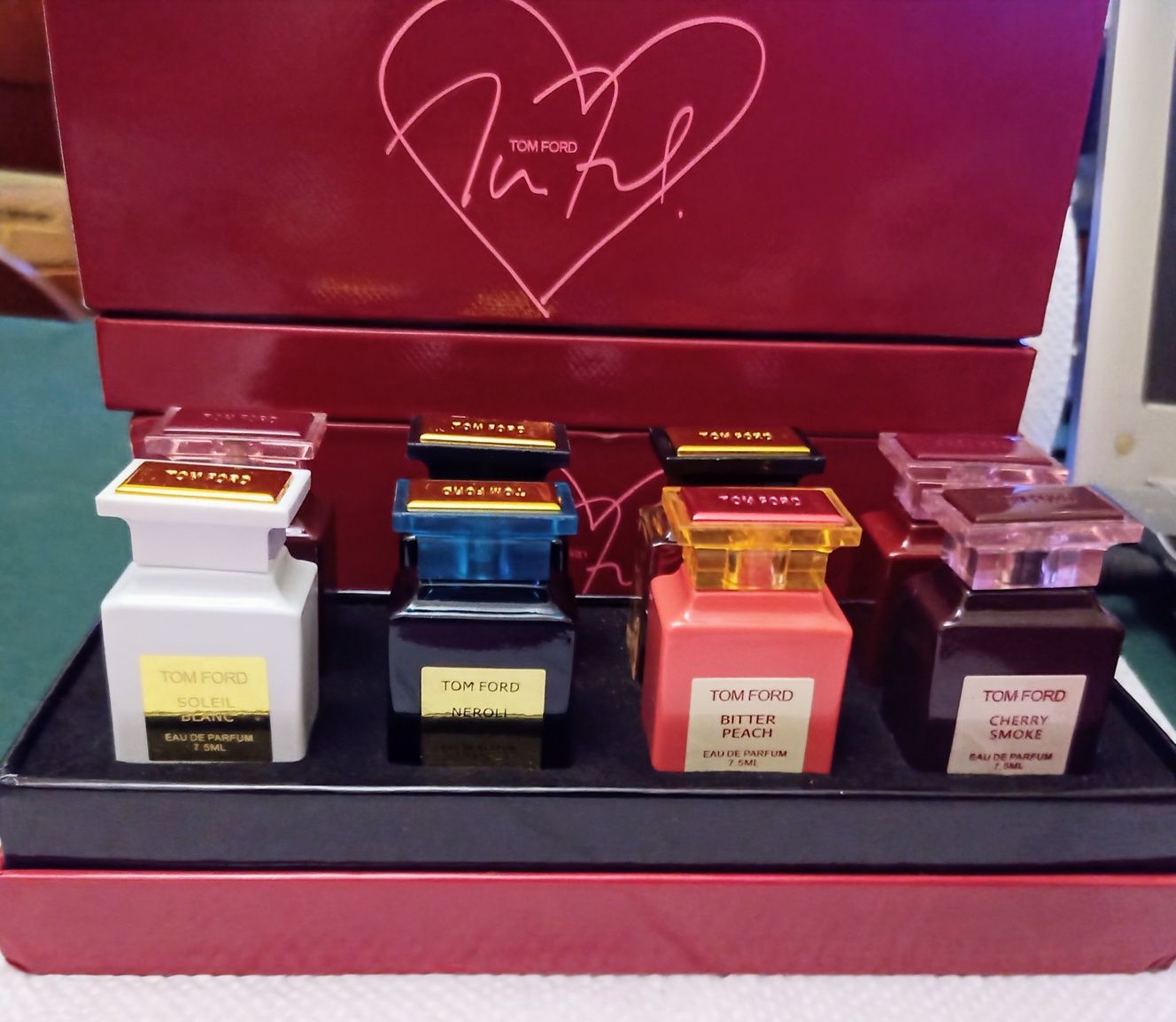 Мініатюри від Tom Fordа. Оригінал.