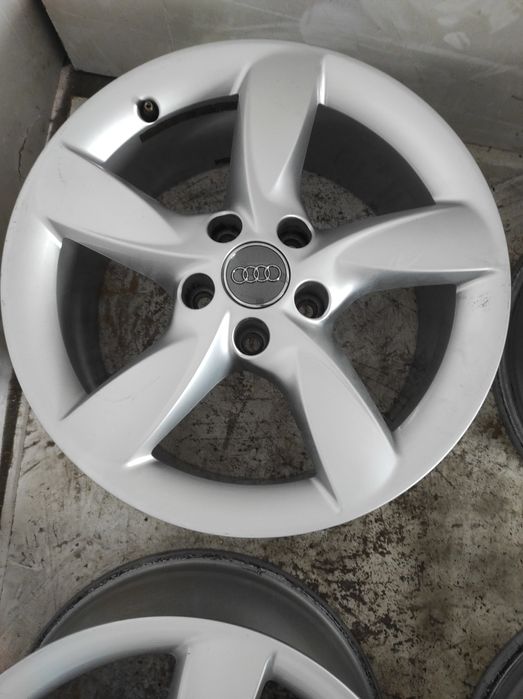 28 Felgi aluminiowe ORYGINAŁ AUDI R 17 5x112 otwór 66,6 Bardzo Ładne
