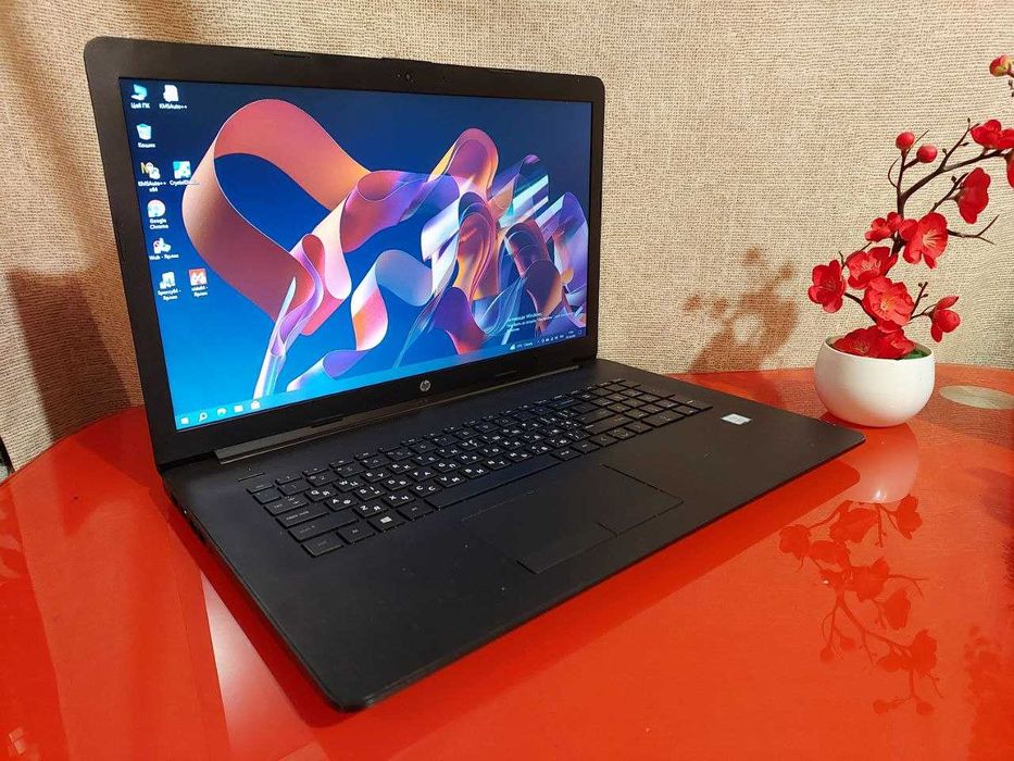 Ігровий ноутбук HP ,Core i3-8130U /8GB DDR4/ Intel UHD/128GB SSD