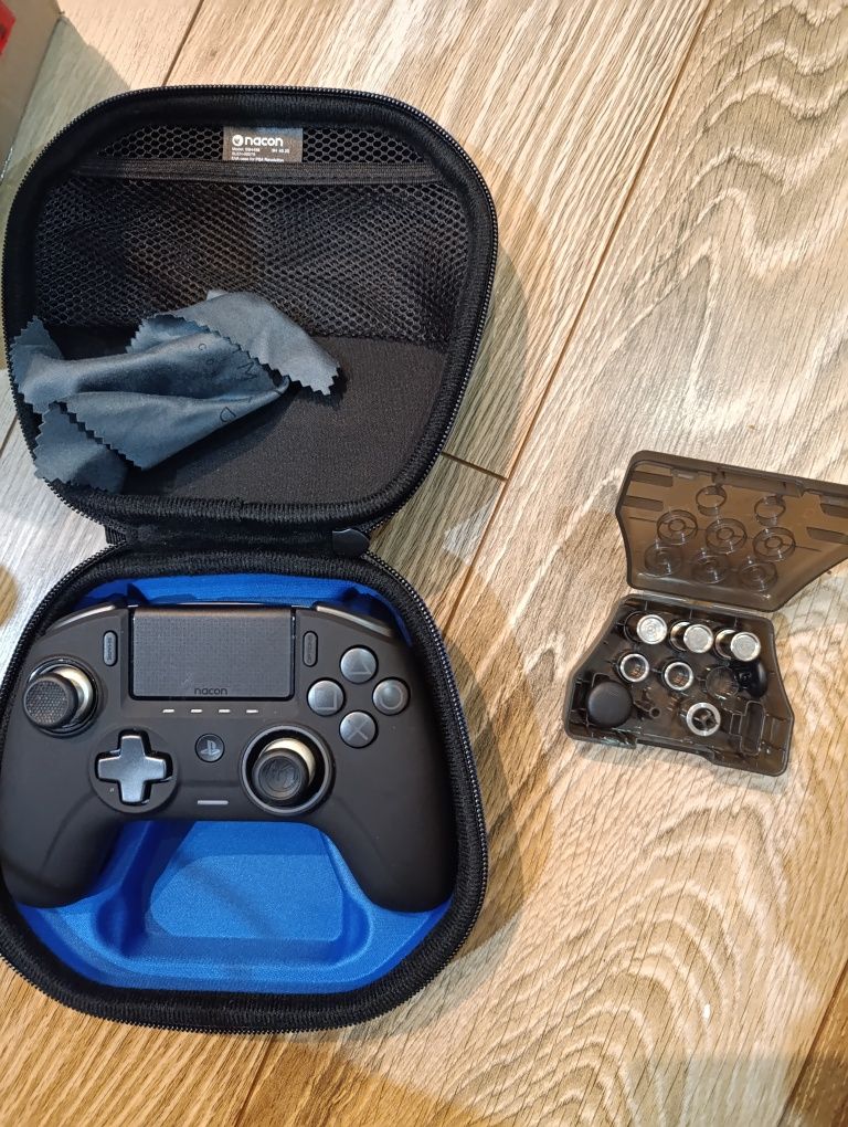 NACON PS4 Revolution Unlimited Pro Controller